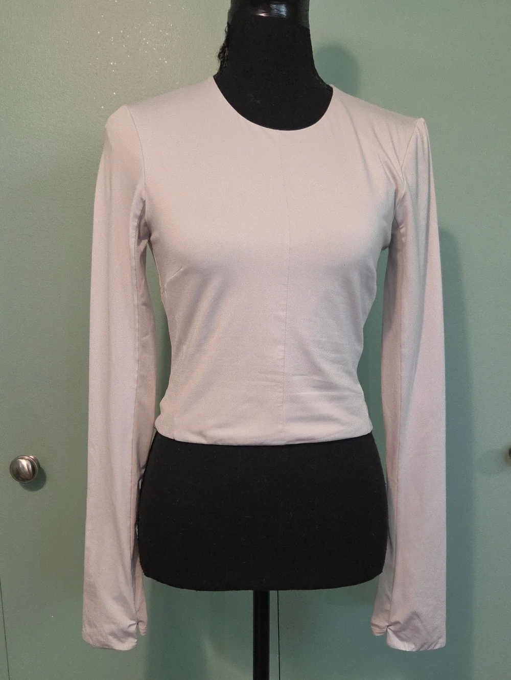 Lululemon Light Gray Long Sleeve Crop Top Size 4 / 6